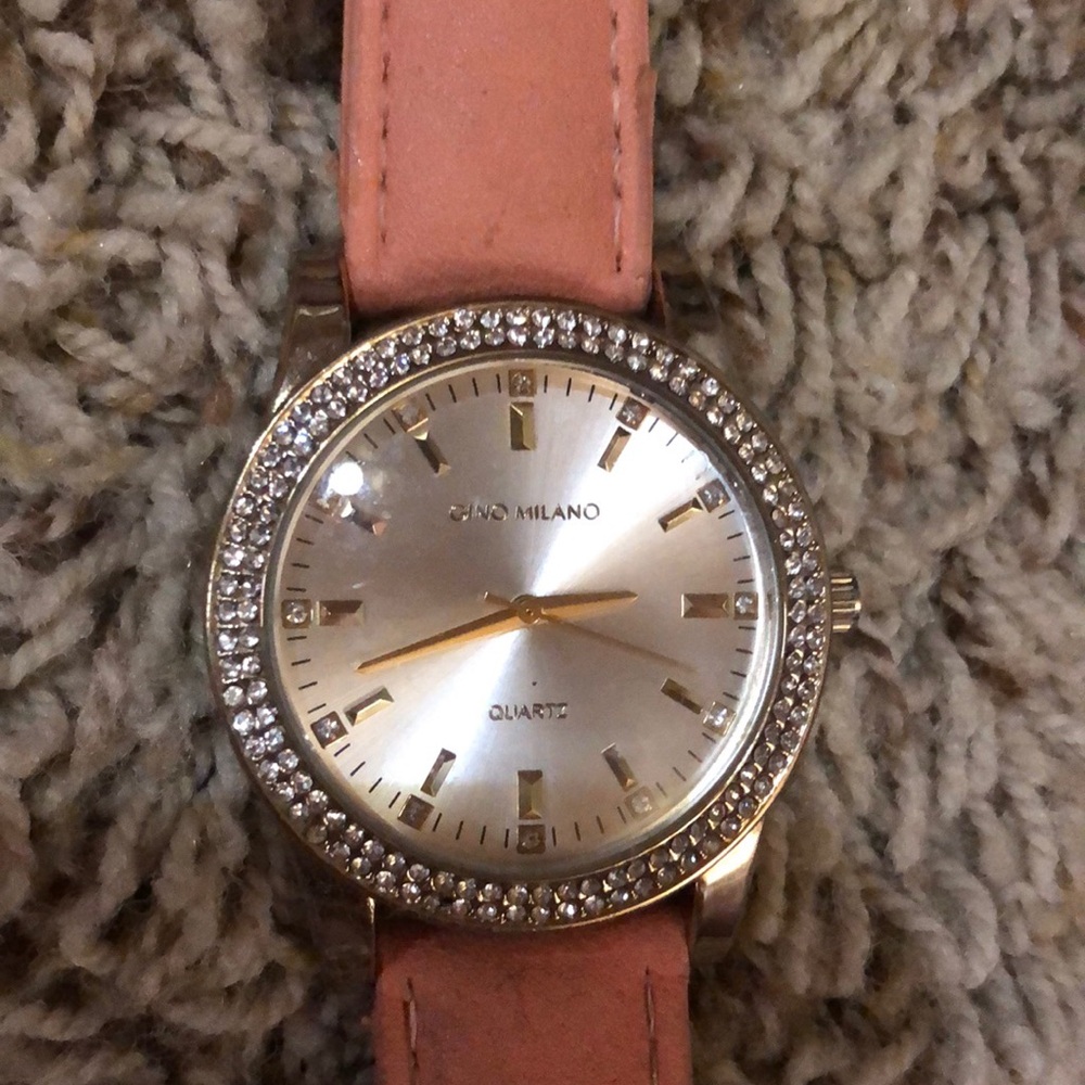 women’s gino milano watch, needs new batteries little to no signs of wear